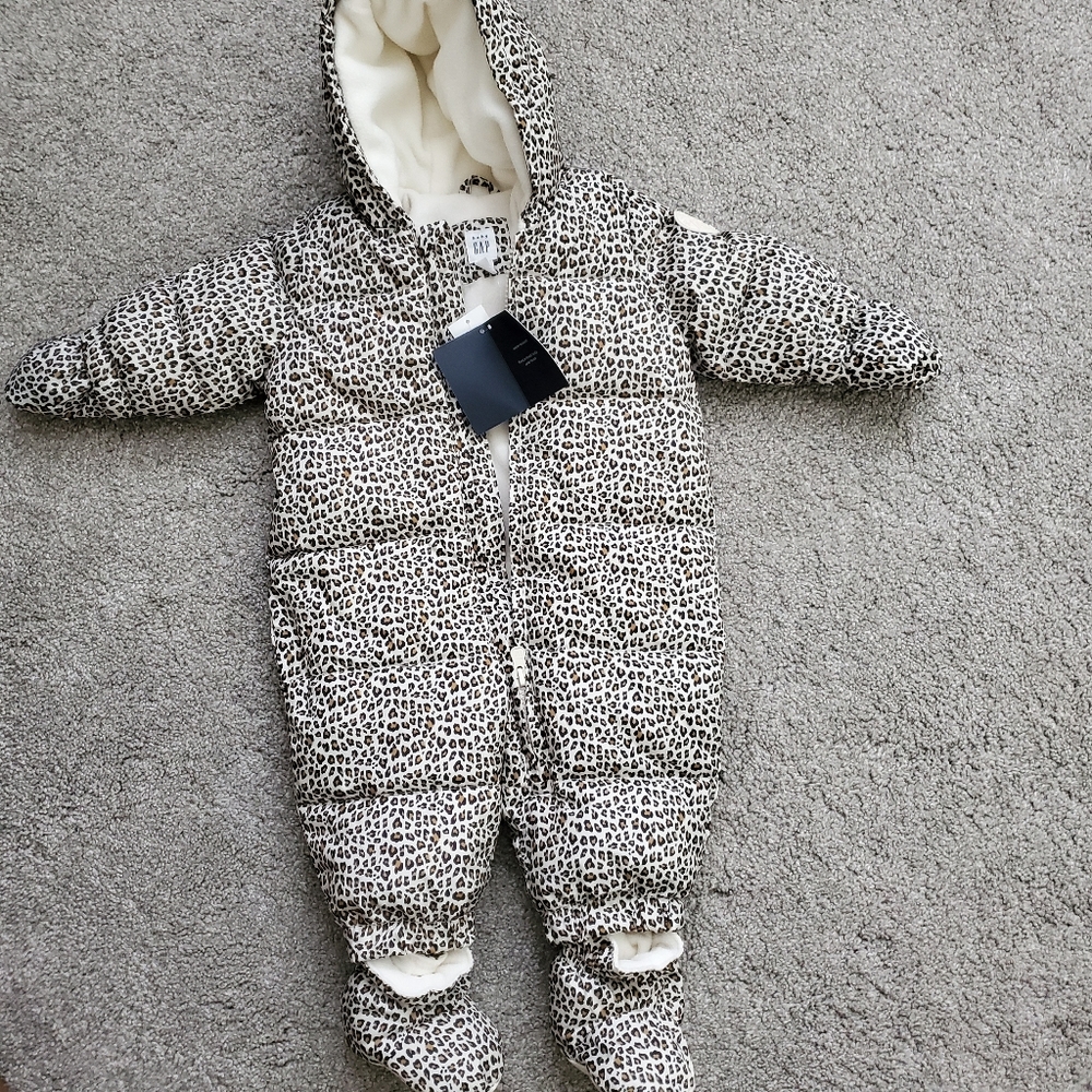 New Baby Gap Girls Leopard Print Snow Suit 0-6 M